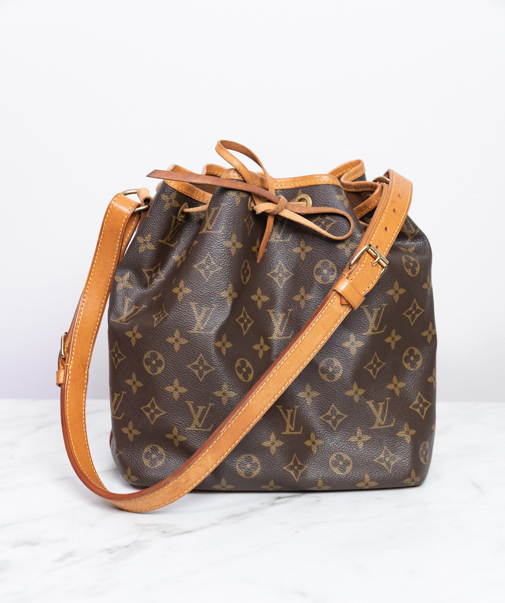 Monday mood. Shop this Louis Vuitton GM Noe by tapping on the